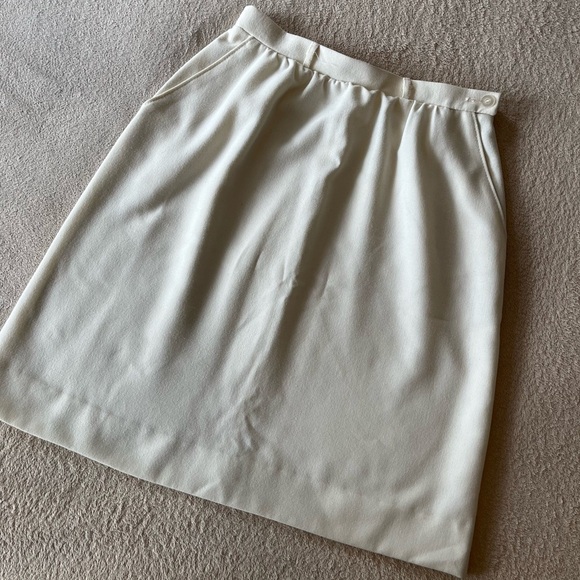Vintage 80s Cream Pencil Skirt – Oui Petites by Tan Jay XS/S - Picture 2 of 11